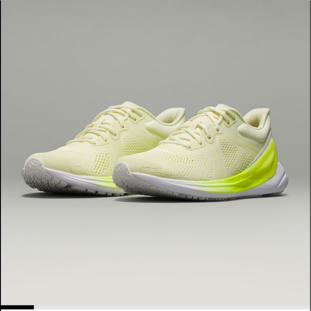 Lululemon blissful running shoe